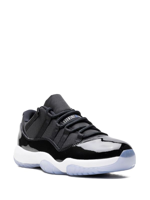 Air Jordan 11 Low Black/White