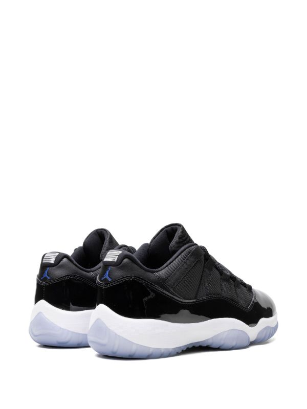 Air Jordan 11 Low Black/White