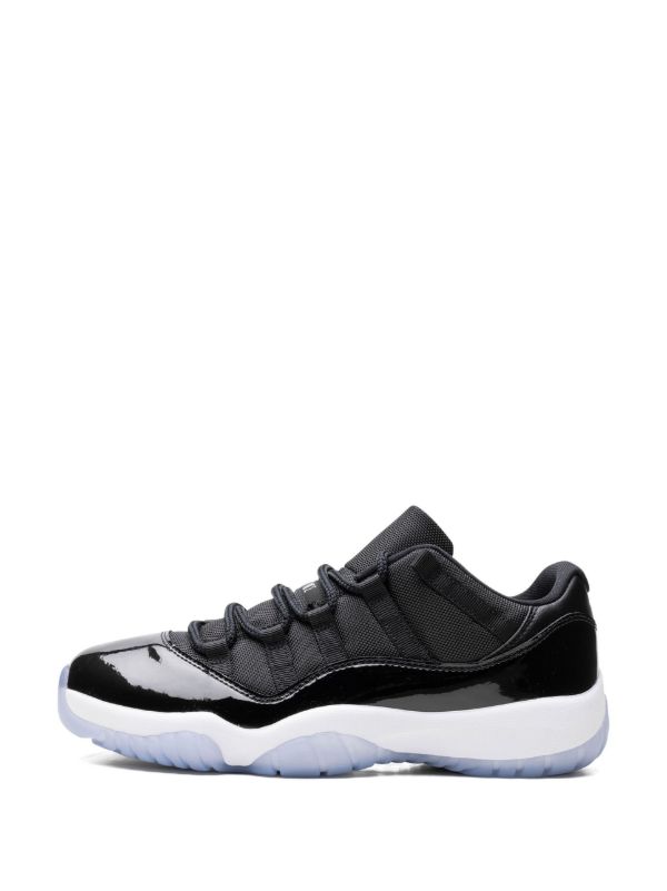 Air Jordan 11 Low Black/White