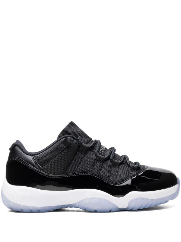 Air Jordan 11 Low Black/White
